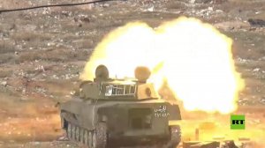 مشاهد لاستهداف الجيش السوري مواقع مقاتلي "هيئة تحرير الشام" في ريف حماة الشمالي الغربي