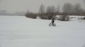 Новосибирцам напомнили об опасности тонкого льда