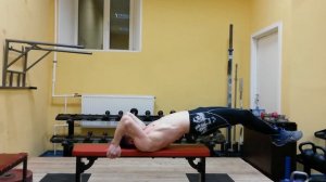 упражнение на пресс - "флаг дракона"