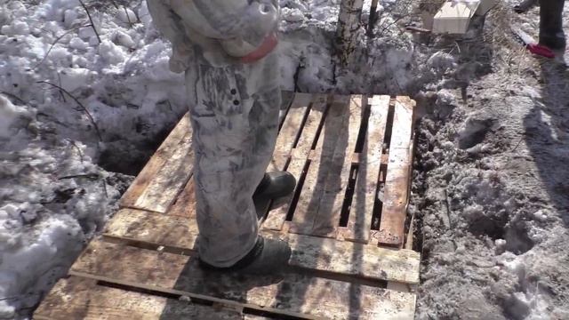 Выбор места и изготовление комфортного скрадка для бригадной гусиной охоты.Skladok for goose huntin смотреть онлайн