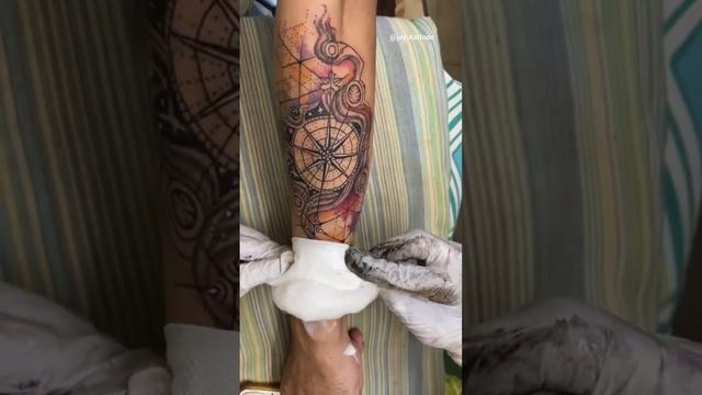 Compass tattoo how it is? 🧭 #compass #tattoo #foryou #viralvideo #jayutattooz смотреть онлайн
