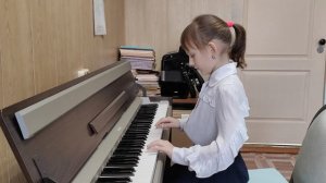 Приходько Александра 2 класс  В.А. Моцарт “Менуэт”