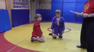 Обратный узел руки ногой