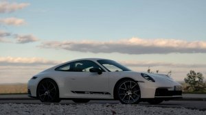 Новый Porsche 911 Carrera T 2025 в кузове купе и кабриолет