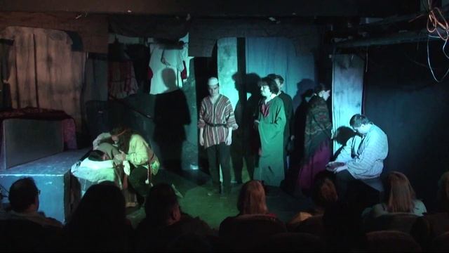 На дне (10.11.2024) смотреть онлайн