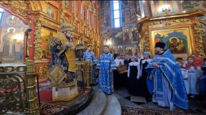 Епископ Истринский Серафим обратился с приветственным словом к братии, прихожанам и гостям.