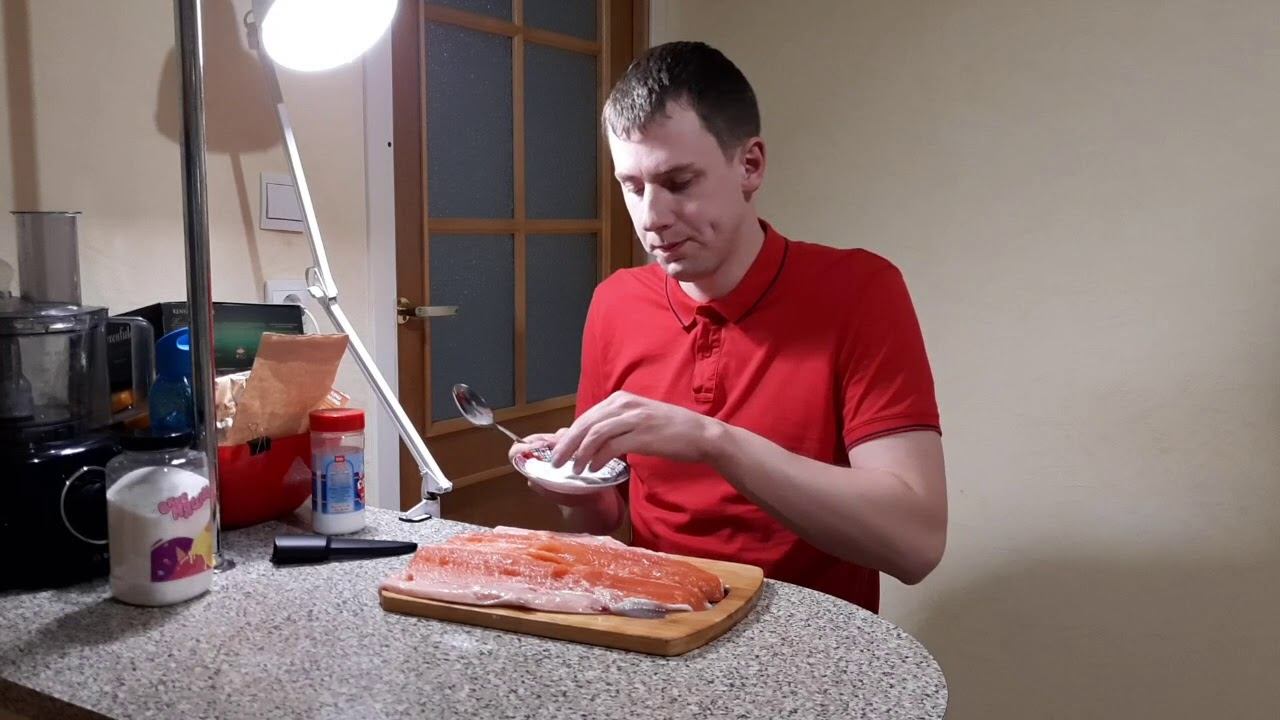 Решил засолить форель. Показываю как я это делаю смотреть онлайн