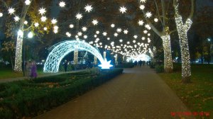 Предновогодний Краснодар, ул. Красная в новой иллюминации. 04.12.2024г.