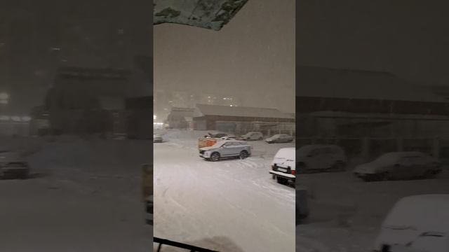 Уже несколько раз принимался идти крупный короткий. Уже несколько раз принимался идти крупный короткий