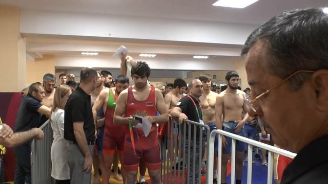 Взвешивание борцов, Алиевский 92,125. смотреть онлайн