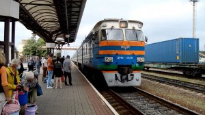 Дизель-поезд ДР1А-309 сообщением Брест - Лунинец прибывает на станцию Пинск