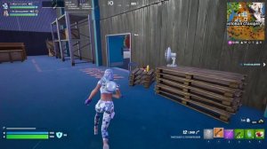 Играем в Фортнайт с Симкой. Хороший бой, заслуженная победа.