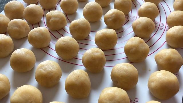 Τρουφάκια γεμιστά με σιμιγδαλένιο χαλβά | Νόστιμα σοκολατάκια για κάθε στιγμή смотреть онлайн