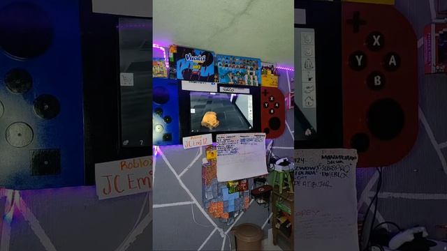 Jugando y buscando al red dorado de angry birds de vuala sorpresa en fornite y roblox con seguidore смотреть онлайн