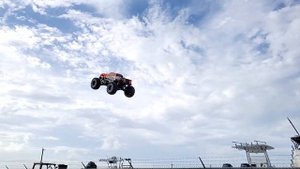 Arrma Outcast 8s EXB VS Stock Xmaxx!