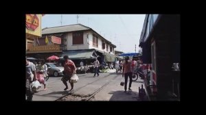 На поезде сквозь рынок в Меаклонг. Таиланд. Часть вторая.