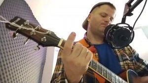 НА ГРЕБНЕ ВОЛНЫ)