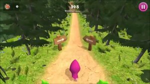 Смелая девочка Маша играет в парке с пауками Смешная Игра Догонялки с Машей