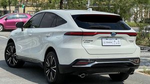 Toyota Venza
Двигатель: 2.5л гибрид
Привод: полный
Год: 2022