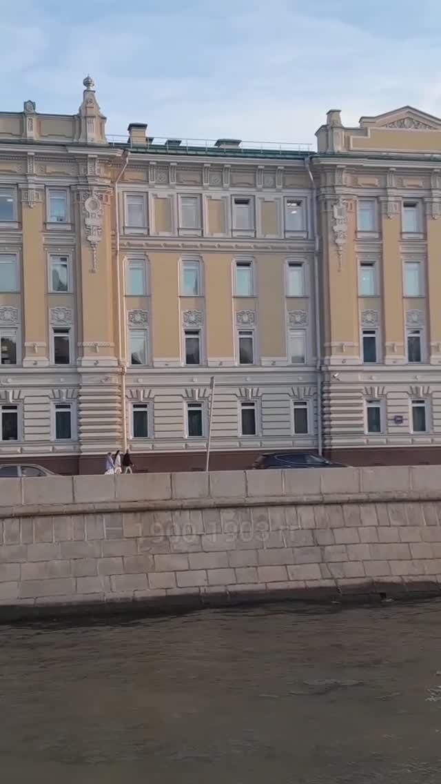 Дом бесплатных квартир имени братьев Бахрушиных. Софийская набережная 26/1. #прогулкипомоскве #дома