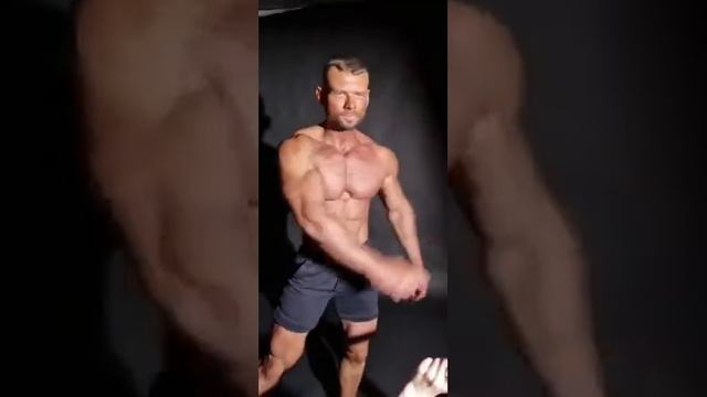 Бодибилдинг, позирование смотреть онлайн