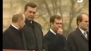 Янукович предложил  семечек Медведеву и Путина не забыл!