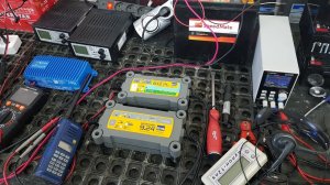 ЗАРЯДНОЕ УСТРОЙСТВО  GYS 9.24 - аккумулятор  132 Ач на дальней ДЭС.