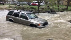 nissan pathfinder 3.5 R50 in the river (rkoni saqartvelo)