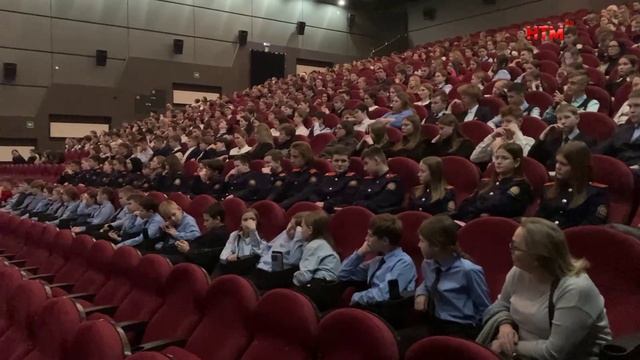 В кинотеатре «Россия» прошла встреча школьников с ветераном СВО и был показан художественный фильм