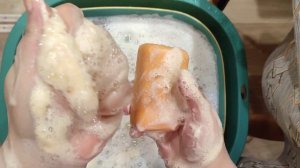 Мыление мыла Fresh мандарин и прилипушки.