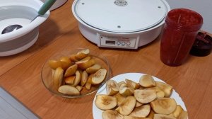 Захотелось сказки и пастилы.
Декабрь,снег,вишня,"Морозная пастила".