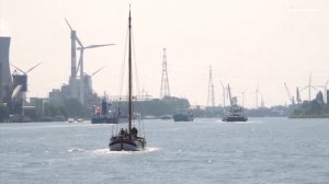 КАК ЖЕ ОН ХОРОШ! Немец ВЗОРВАЛ ЮТУБ СЛОВАМИ О РОССИИ – СМОТРЕТЬ ВСЕМ!