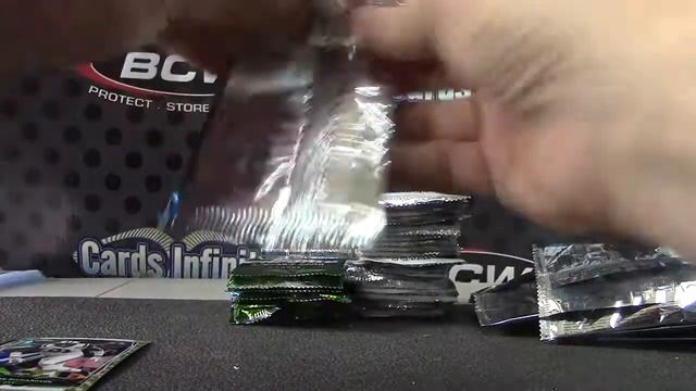 Tanvir's 2014 Topps Chrome & Chrome Mini Football 2 Box Break смотреть онлайн