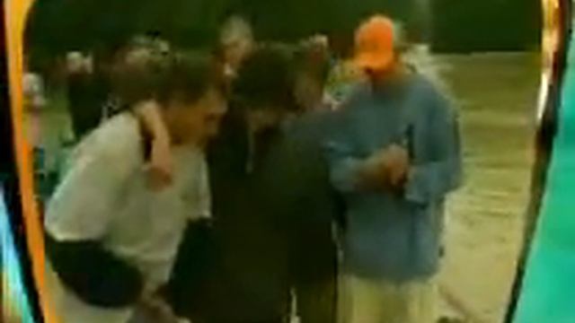 мужик блюёт смотреть онлайн