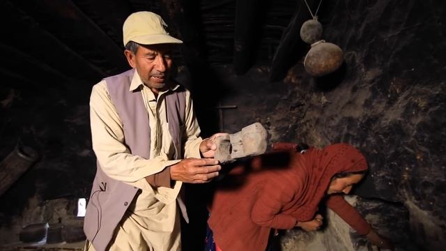 VLOG 121 / WE ARE AMAZED TO SEE THE ARTICLES USED BY BALTI COMMUNITY 150 YEARS BACK / VAN LIFE INDI смотреть онлайн