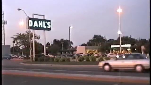 Dahls Neon Sign Fleur Drive Des Moines 1999 смотреть онлайн