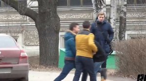 Социальный эксперемент . Реакция прохожих на уличную драку