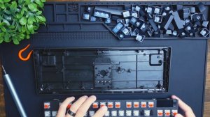 SteelSeries Apex Pro TKL 2023 Keyboard - Teardown