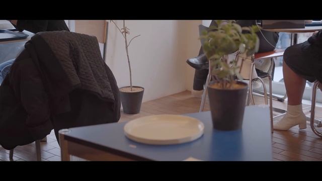 미니멀한 감성 인테리어에 그렇지 못한 화려한 케이크 카페 "도레도레" | 카페멍 | 힐링 [신사역_카페]