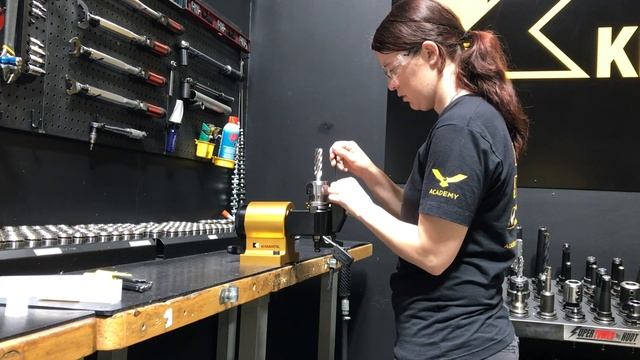 Sick Custom Fixture Set-Up for the Double Hook | Final Operation смотреть онлайн