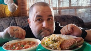 Обжор - томатный суп с сосисками, котлеты из рыбы, крабовый салат