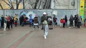 Брейк данс на старом Арбате.  1 апреля 2019.