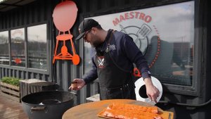 Отсекатель жара 2-в-1 для гриля 57 см Weber. Два режима и два рецепта Low&slow hot&fast.