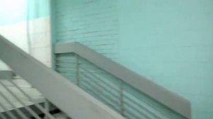 Бомжи в подъезде 13 11 2016