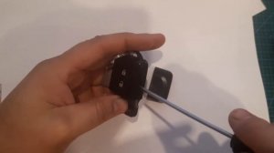 Как сменить батарейку в брелке от тииды