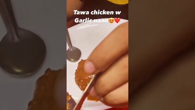 Tawa chicken with Garlic naan #chicken #streetfoodindia #yummyfood смотреть онлайн