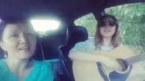 Караоке бурятских песен исполняем с сестренкой. Весело проводим время)))