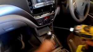 Subaru Forester SH (Gen 3) 2008-2012 Radio Removal