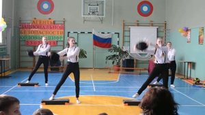 танец "агент 007"