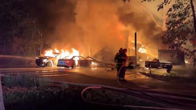 Unattached garage fire Grand Rapids Township MI 05-24-2023 смотреть онлайн